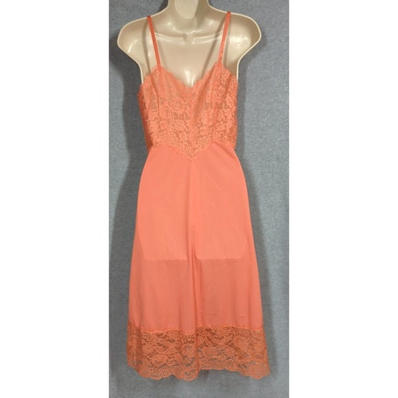 Vintage Vanity Fair Full Slip SZ 32 1950s Coral Lace Tricot Nylon Made USA - Picture 5 of 12